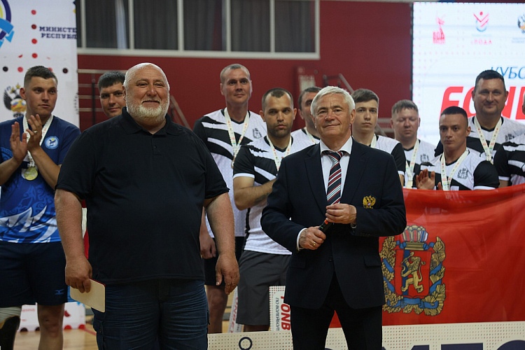 Команда Бурятии выиграла Кубок Фонбет по волейболу сидя среди ветеранов СВО