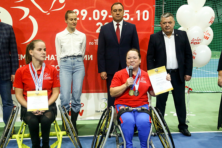 43 спортсмена из 11 регионов страны разыграли медали чемпионата России по теннису на колясках