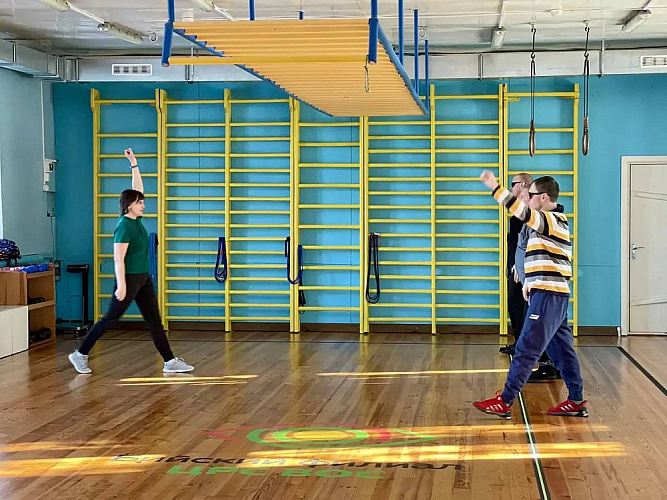 Вице-президент ПКР, президент ВФСС, 3-кратная паралимпийская чемпионка О.В. Семенова провела Паралимпийские уроки для детей с ОВЗ в Алтайском крае