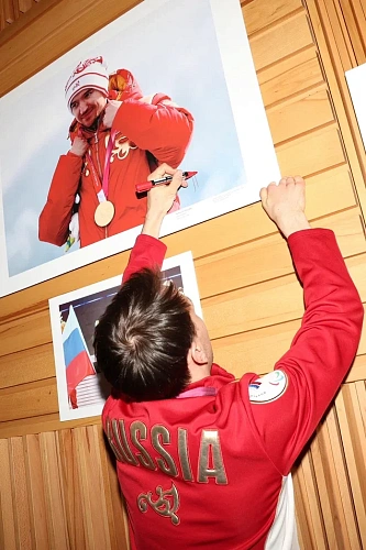 Делегация российских паралимпийцев посетила швейную фабрику «Мануфактуры Bosco»