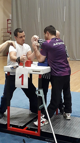 Сборная команда Республики Дагестан выиграла общекомандный зачет чемпионата России по армрестлингу спорта лиц с ПОДА в Сочи