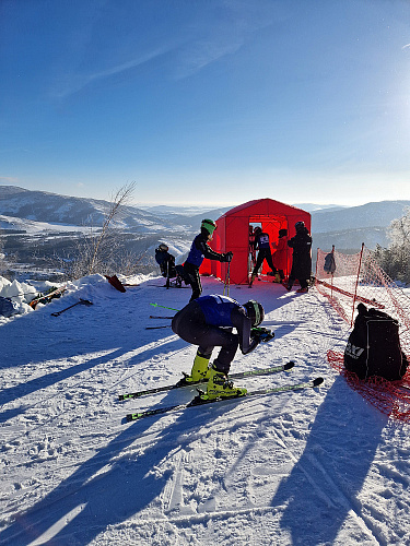 Ворончихина и Бугаев стали абсолютными чемпионами России по горнолыжному спорту лиц с ПОДА
