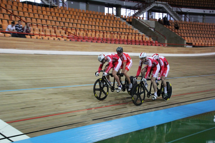Определены победители чемпионата России по велоспорту-тандем на треке среди лиц с нарушением зрения