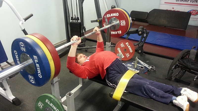 Представители Курской области первенствовали на всероссийских соревнованиях по пауэрлифтингу