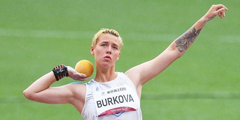 МАТЧ ТВ: Чемпионка Летних Игр Паралимпийцев Буркова объяснила, как бегать с лидером, и от чего спасают темные очки