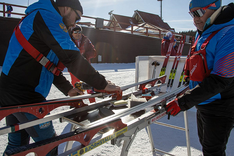 В Ханты-Мансийске определены победители и призеры главного старта по лыжным гонкам и биатлону спорта лиц с ПОДА спортивного сезона 2023 года