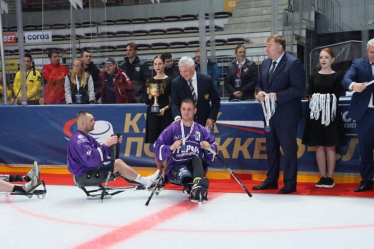 Во Владивостоке завершился Кубок «Герои нашего времени» по следж-хоккею среди ветеранов СВО Во Владивостоке завершился Кубок «Герои нашего времени» по следж-хоккею среди ветеранов СВО