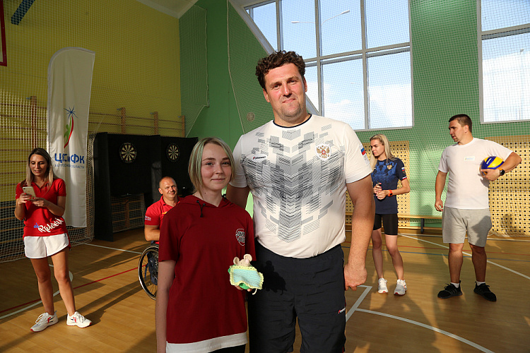 ПКР и Министерство спорта Белгородской области в г. Белгороде провели Паралимпийский урок и мастер-классы для детей с ПОДА