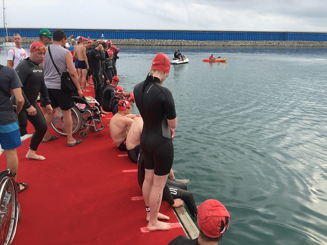 Спортсмены семи регионов страны стали победителями чемпионата России по паратриатлону в Сочи