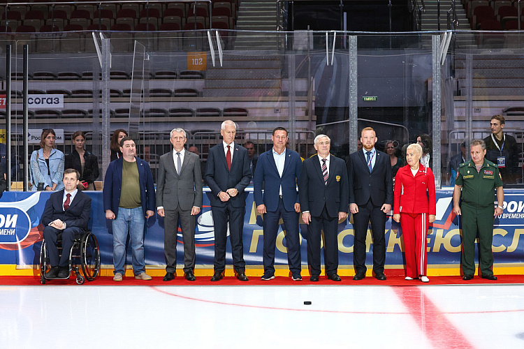 Во Владивостоке состоялось открытие Кубка по следж-хоккею среди ветеранов СВО «Герои нашего времени»