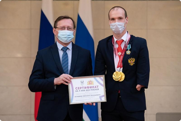 Евгений Куйвашев отметил уральцев, ставших героями Олимпиады и Паралимпиады в Токио-2020