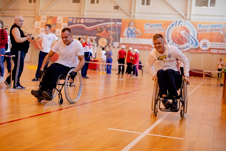 Камчатские паралимпийцы провели «Паралимпийский урок» в образовательных учреждениях Камчатского края
