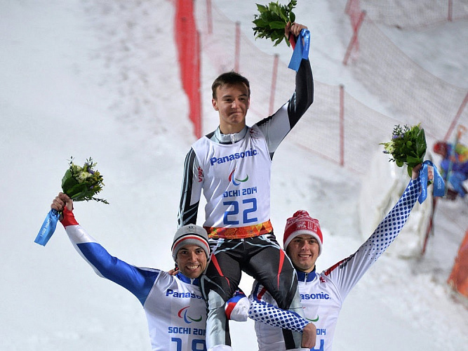 Алексей Бугаев: Лауреат XVII премии «Возвращение в жизнь» в номинации «Я люблю тебя, жизнь» Алексей Бугаев: Лауреат XVII премии «Возвращение в жизнь» в номинации «Я люблю тебя, жизнь»