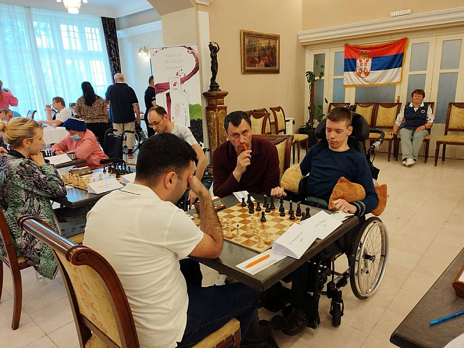 Российские спортсмены ведут борьбу за медали чемпионата мира по шахматам спорта лиц с ПОДА в Сербии 
