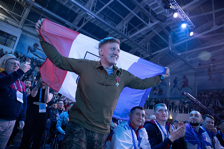 Более 300 ветеранов специальной военной операции приняли участие в первом Всероссийском «Кубке Защитников Отечества» по зимним видам спорта