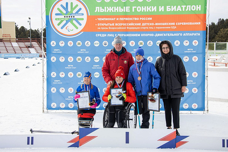В Ханты-Мансийске определены победители и призеры главного старта по лыжным гонкам и биатлону спорта лиц с ПОДА спортивного сезона 2023 года