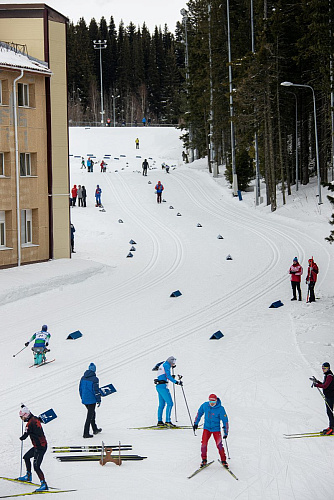 В Ханты-Мансийске определены победители и призеры главного старта по лыжным гонкам и биатлону спорта лиц с ПОДА спортивного сезона 2023 года