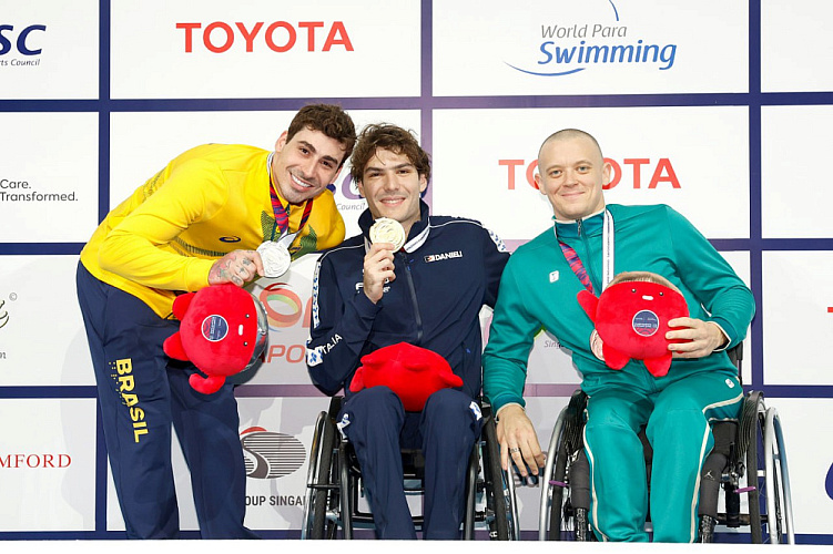 Российские паралимпийцы завоевали 4 золотые, а также по 2 серебряные и бронзовые медали в четвертый день чемпионата мира по плаванию в Сингапуре