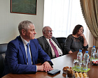 П.А. Рожков и Глава Республики Калмыкия Б.С. Хасиков в офисе ПКР обсудили вопросы развития паралимпийского спорта в регионе