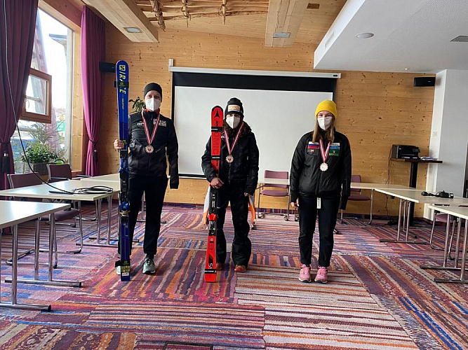 2 золотые, 2 серебряные и 3 бронзовые медали завоевала сборная России на этапе Кубка Европы по горнолыжному спорту МПК