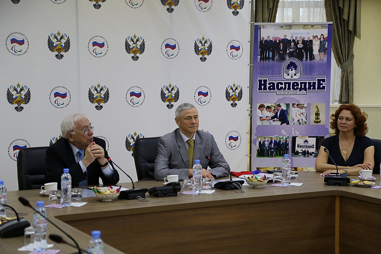 В.П. Лукин, П.А. Рожков в офисе ПКР встретились со сборной командой России по баскетболу на колясках в преддверии Чемпионата Европы в дивизионе А