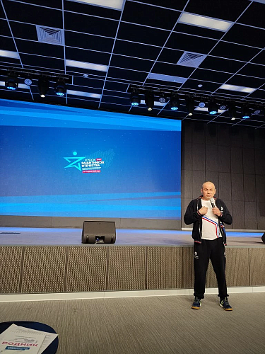 В Екатеринбурге в рамках Кубка Защитников Отечества обсудили вопросы вовлечения ветеранов СВО Уральского федерального округа в занятия адаптивным спортом