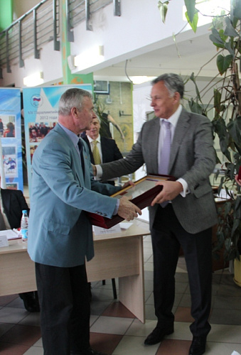 Во Дворце игровых видов спорта «Содружество» состоялось заседание Межведомственной комиссии по развитию адаптивной физической культуры и спорта Совета при Президенте РФ по развитию физической культуры и спорта под руководством председателя Комиссии, прези