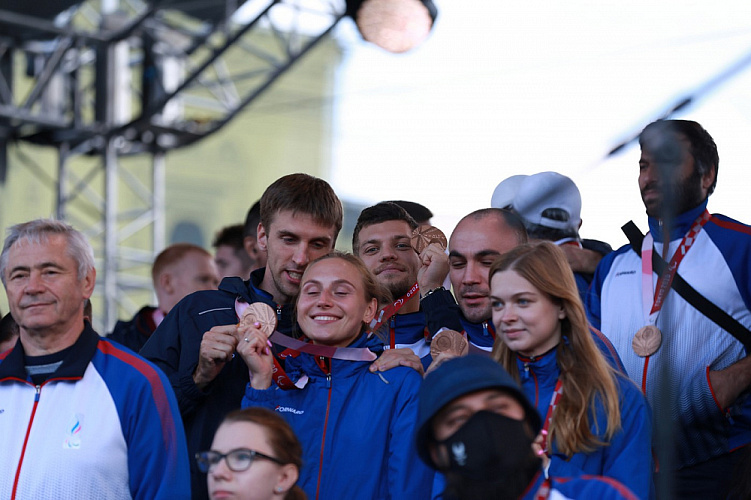 Паралимпийскую сборную России торжественно встретили на Красной площади Паралимпийскую сборную России торжественно встретили на Красной площади