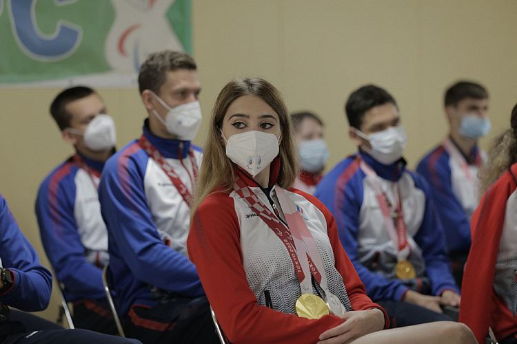 О.В. Матыцин в режиме телемоста провел встречу с П.А. Рожковым и чемпионами и призерами XVI Паралимпийских летних игр, находящимися в Паралимпийской деревне  