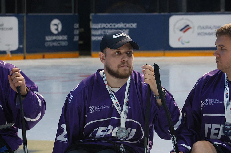 Во Владивостоке завершился Кубок «Герои нашего времени» по следж-хоккею среди ветеранов СВО Во Владивостоке завершился Кубок «Герои нашего времени» по следж-хоккею среди ветеранов СВО