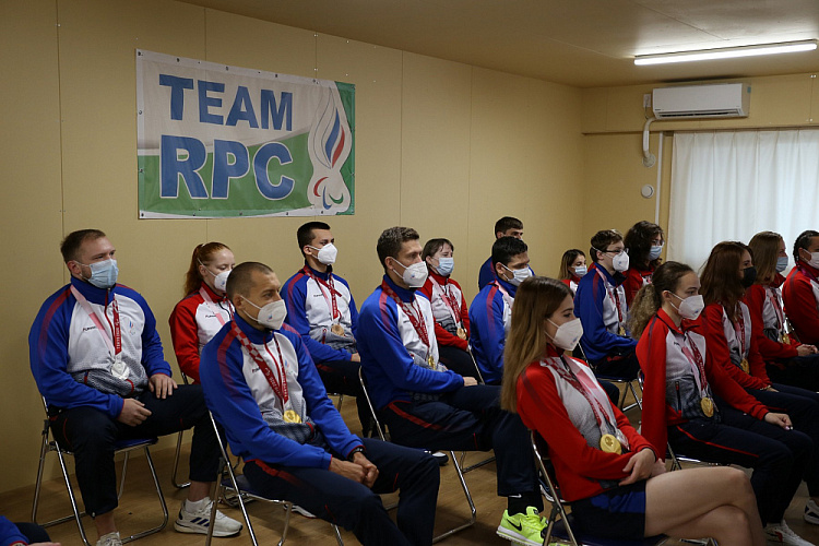 О.В. Матыцин в режиме телемоста провел встречу с П.А. Рожковым и чемпионами и призерами XVI Паралимпийских летних игр, находящимися в Паралимпийской деревне  