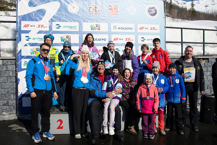 В Мурманской области подвели итоги Кубка России по горнолыжному спорту лиц с ПОДА