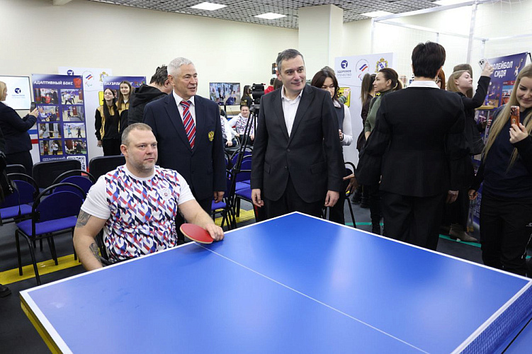 В Курске прошел Паралимпийский урок для ветеранов СВО в рамках проекта «Герои нашего времени», проводимого ПКР и Общероссийским Движением «Здоровое Отечество»