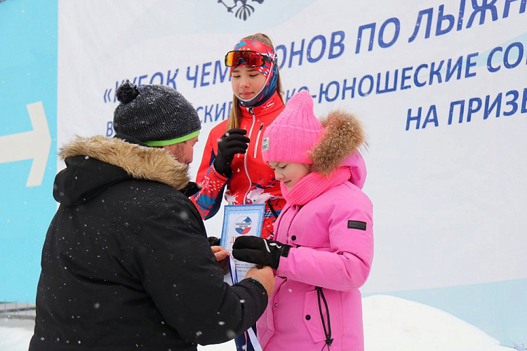 В Красноярске стартовали Кубок чемпионов и Всероссийские детско-юношеские соревнования по лыжным гонкам и биатлону спорта слепых