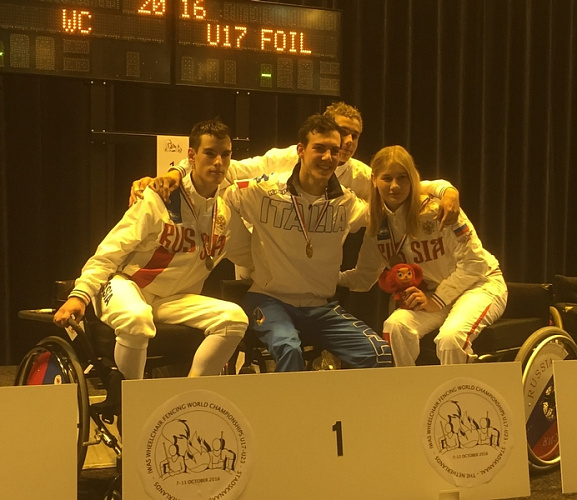 Сборная России одержала убедительную командную победу на молодежном первенстве мира по фехтованию на колясках в Голландии
