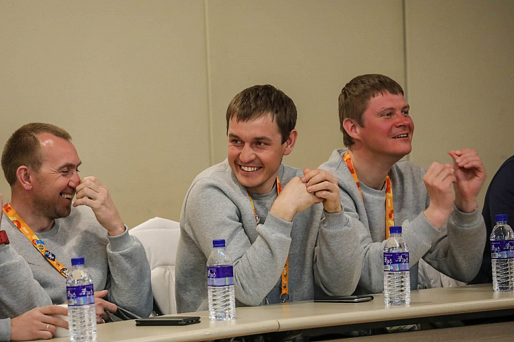 П.А. Рожков во время очередной встречи с делегацией на Паралимпиаде-2018 поздравил чемпионов и призеров Игр, а также тренеров и персонал спортсменов с завоеванными медалями