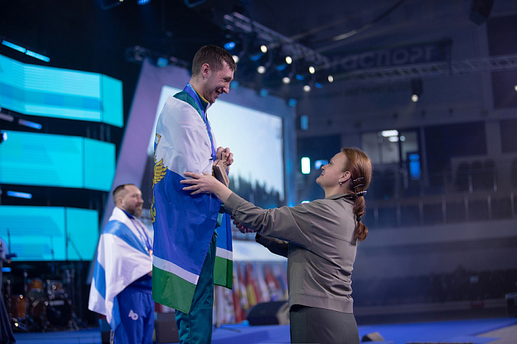 Более 300 ветеранов специальной военной операции приняли участие в первом Всероссийском «Кубке Защитников Отечества» по зимним видам спорта