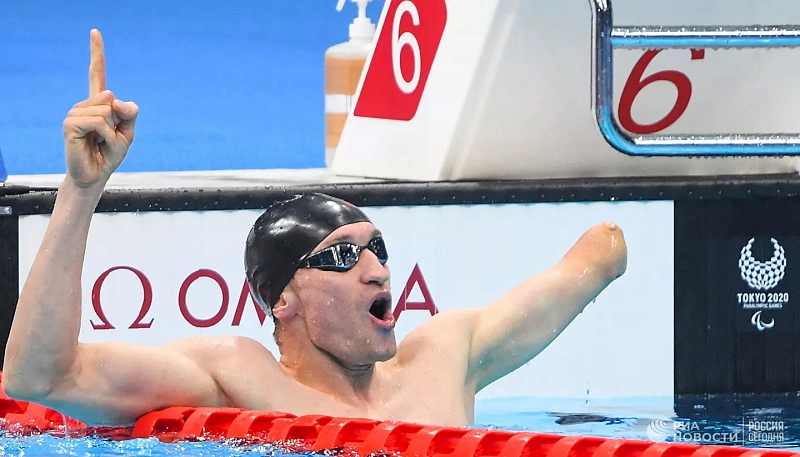 "Вырвал на зубах": Николаев — о триумфе российских пловцов в эстафете