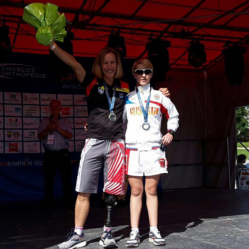 1 золотую 1 серебряную и 2 бронзовые медали завоевали российские паратриатлонисты на Кубке мира во Франции