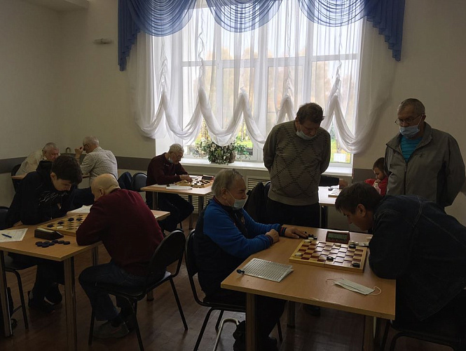 Определены победители чемпионатов России по шашкам спорта слепых