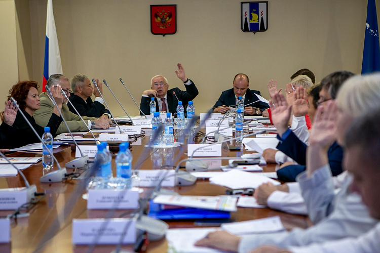 В.П. Лукин в г. Южно-Сахалинске провел заседание Исполкома ПКР