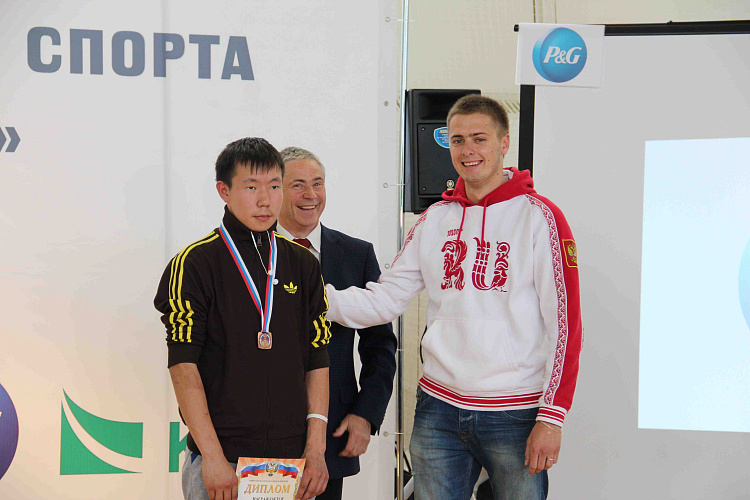 П.А. Рожков, О.В.Семенова, А.И.Алябьев наградили победителей и призеров первого соревновательного дня традиционного фестиваля паралимпийского спорта «Парафест»