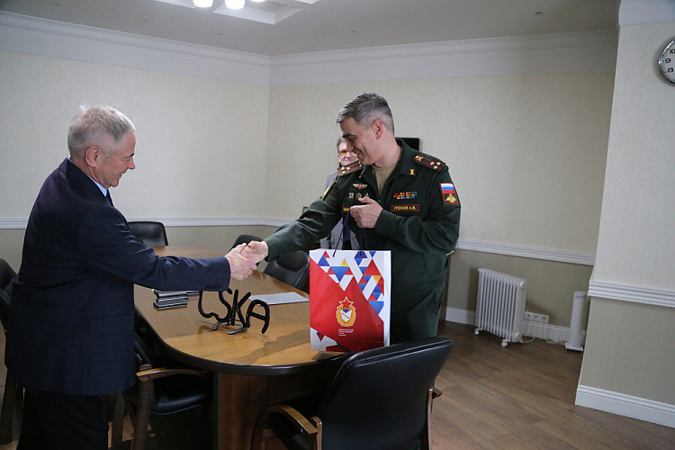 П.А. Рожков в офисе ПКР провел рабочую встречу с начальником Центрального спортивного клуба Армии, полковником А.В. Громовым