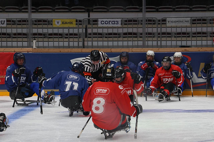 Во Владивостоке завершился Кубок «Герои нашего времени» по следж-хоккею среди ветеранов СВО Во Владивостоке завершился Кубок «Герои нашего времени» по следж-хоккею среди ветеранов СВО