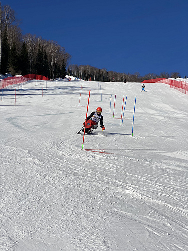 Ворончихина и Бугаев стали абсолютными чемпионами России по горнолыжному спорту лиц с ПОДА