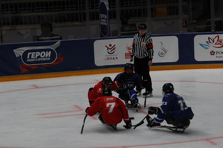 Во Владивостоке завершился Кубок «Герои нашего времени» по следж-хоккею среди ветеранов СВО Во Владивостоке завершился Кубок «Герои нашего времени» по следж-хоккею среди ветеранов СВО