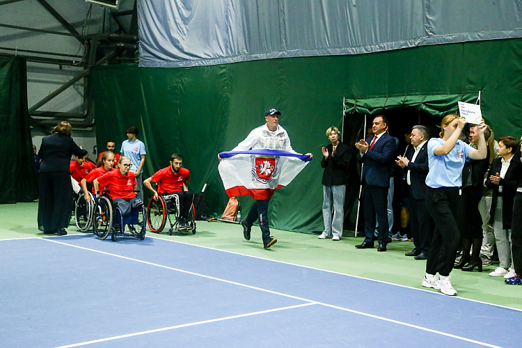 43 спортсмена из 11 регионов страны разыграли медали чемпионата России по теннису на колясках