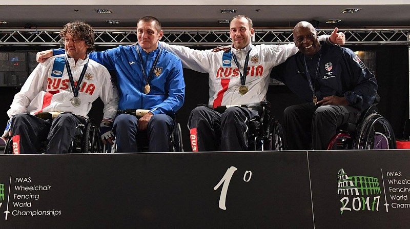 Сборная команда России по фехтованию на колясках завоевала 4 золотые, 5 серебряных и 10 бронзовых медалей по итогам четырех дней чемпионата мира в Италии Сборная команда России по фехтованию на колясках завоевала 4 золотые, 5 серебряных и 10 бронзовых медалей по итогам четырех дней чемпионата мира в Италии