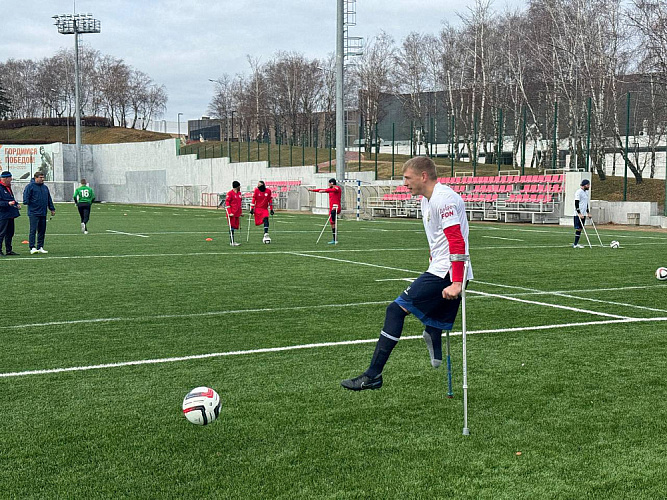 В Кисловодске проходит учебно-тренировочный сбор по футболу ампутантов для ветеранов СВО 