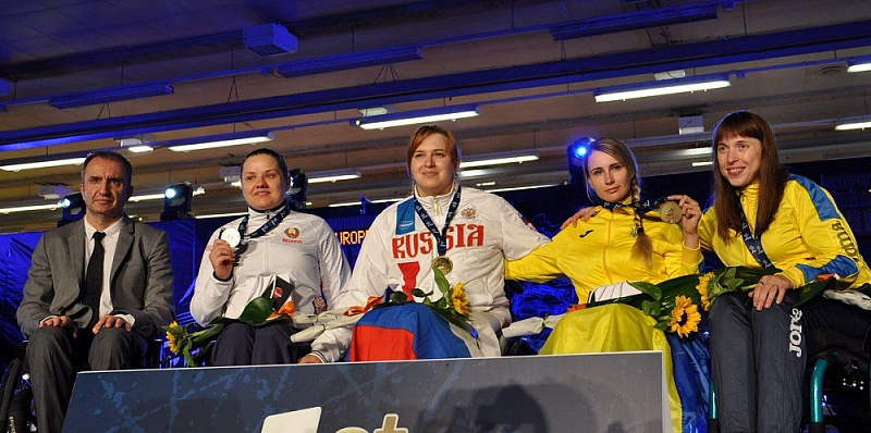 Сборная команда России по фехтованию на колясках завоевала 4 золотые, 2 серебряные и 8 бронзовых медалей по итогам трех дней чемпионата Европы в Италии